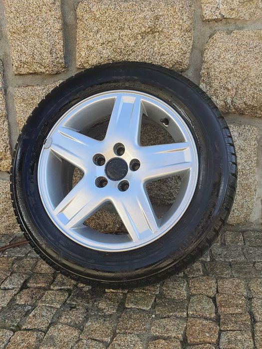 Vendo 4 rodas com pneu ( R 16 )