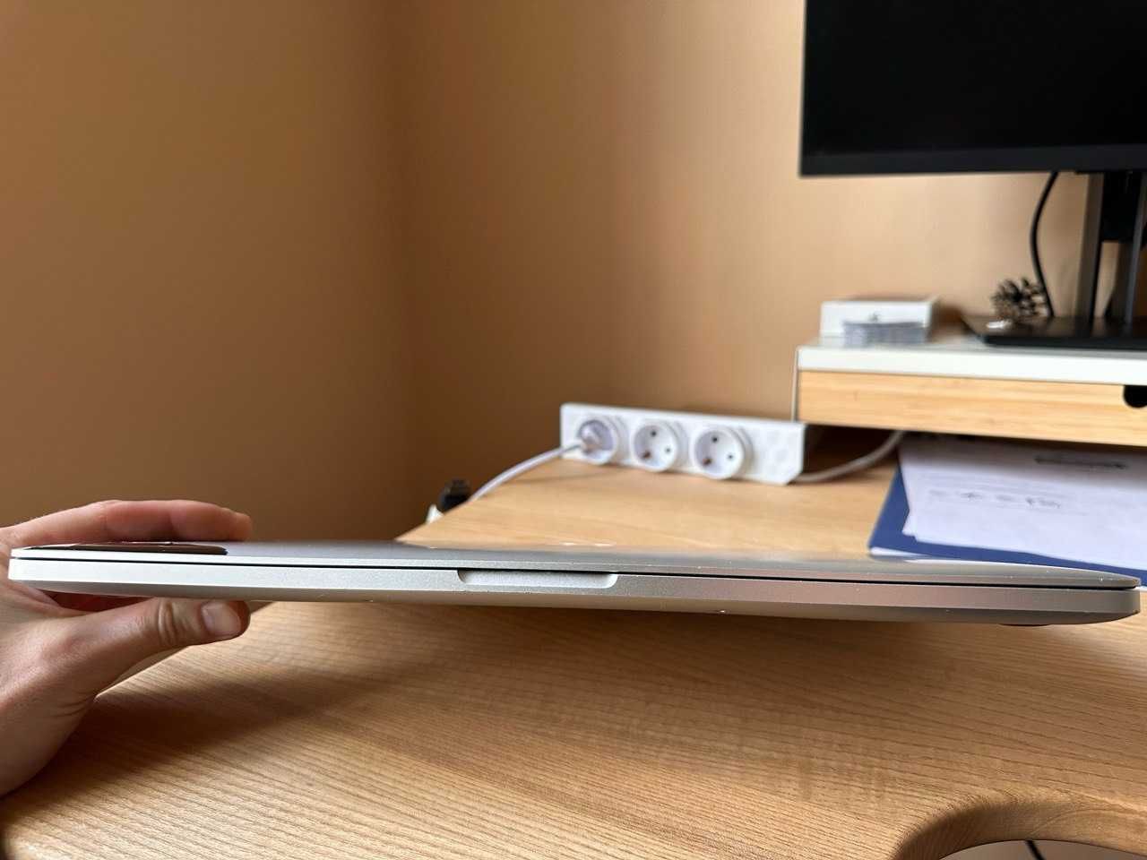 MacBook Pro 15 A1398 (Intel Core i7, 16GB RAM, 500GB disk)