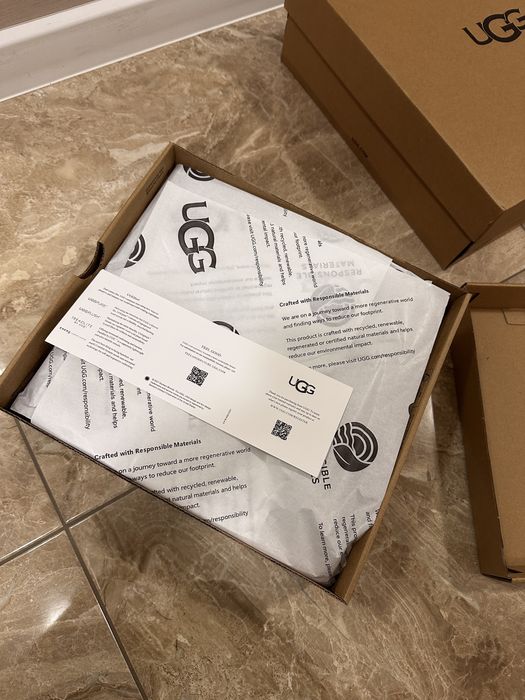 Тепленькі UGG у чорному кольорі 40-41 розмір 26,5 - 27 см