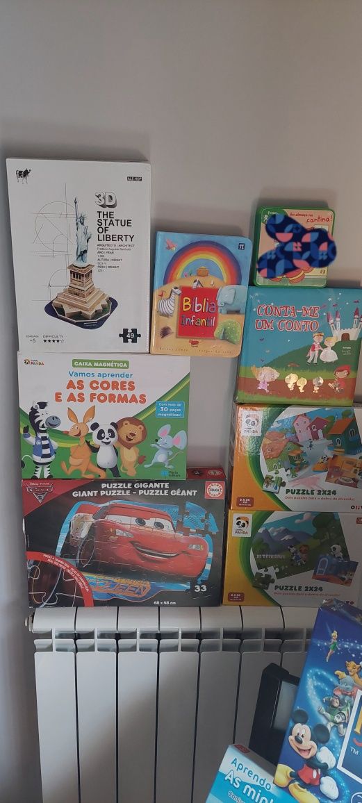 Puzzles Pepa, Panda, CARS, Disney Party & CO + 7 Livros