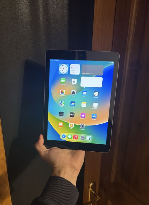iPad 5 32Gb Wi-fi  Apple Планшет