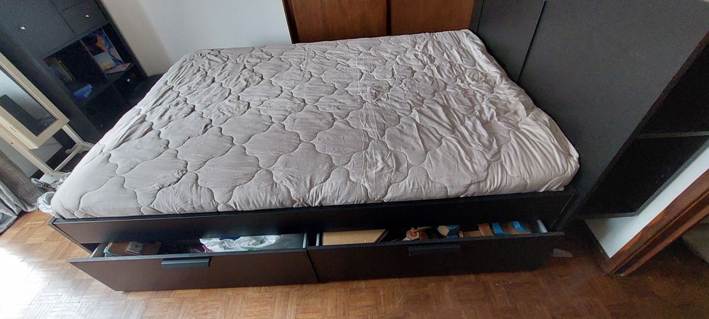 Cama Brimnes IKEA Preta 1,40 por 2m, com 4 gavetões