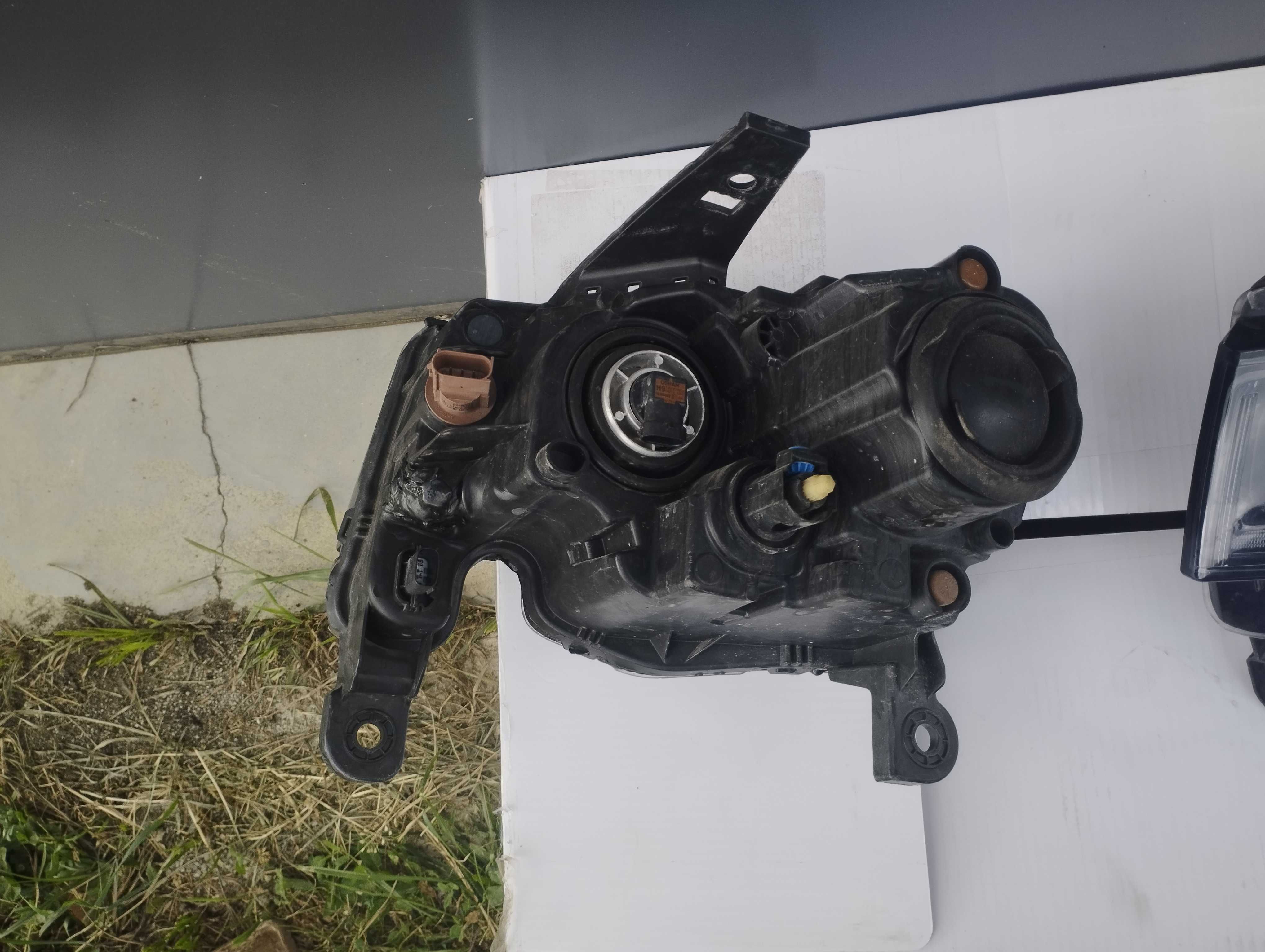 Lampy przednie Jeep Grand Cherokee Wk 2 Oryginał
