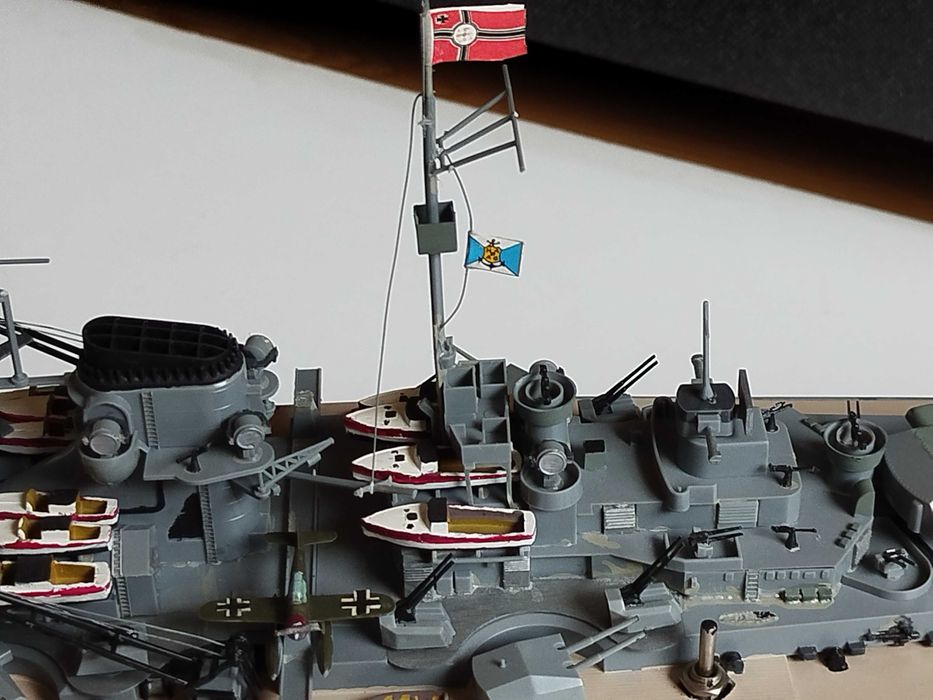 Model Pancernik Bismarck  70 cm  złożony