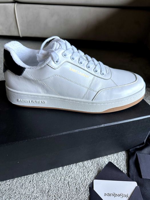 Tennis Saint Laurent (homem) Novos em caixa. n 43