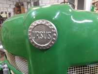 emblemat logo  znaczek na maske ursus C-4011