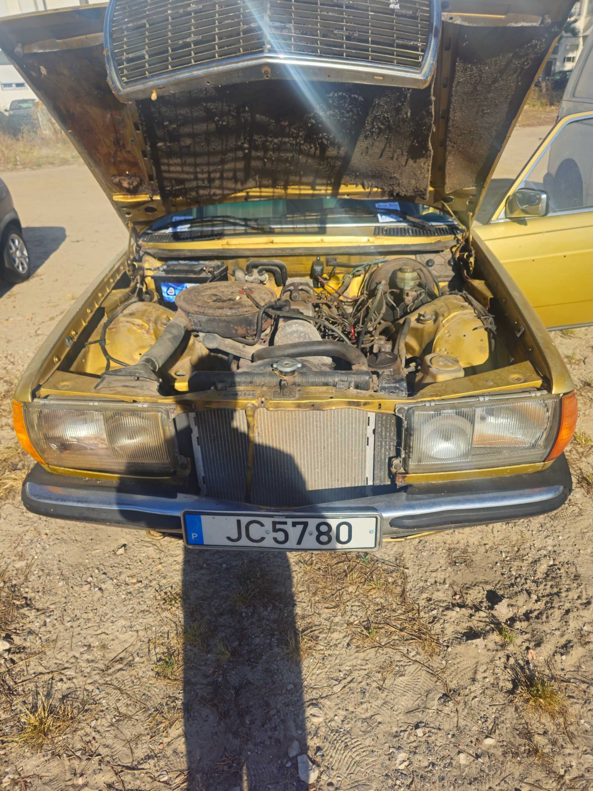 Mercedes W123 300D para peças