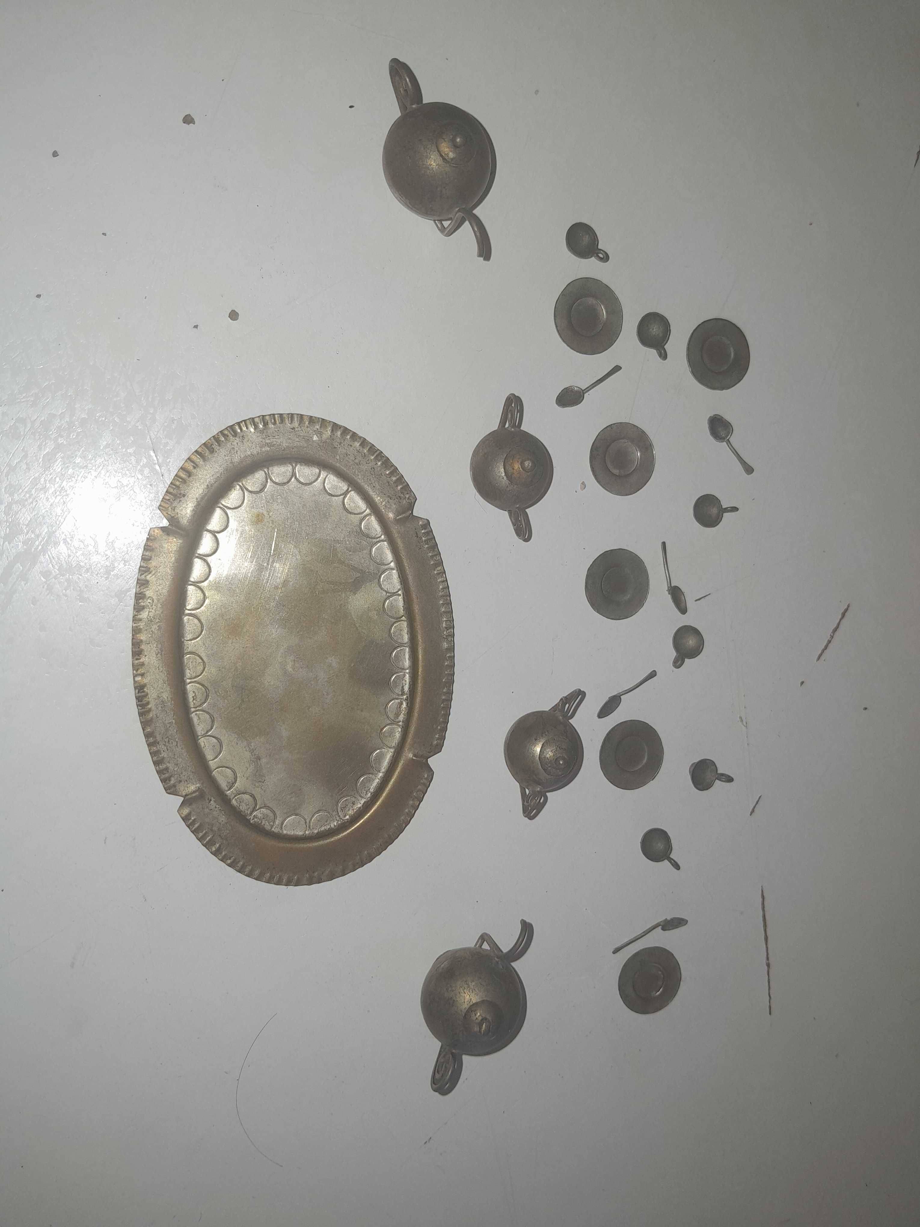 Peças mini de madeira, barro e inox