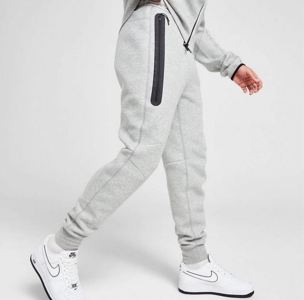 штани Nike Sportswear Tech Fleece Joggers FB8002-063