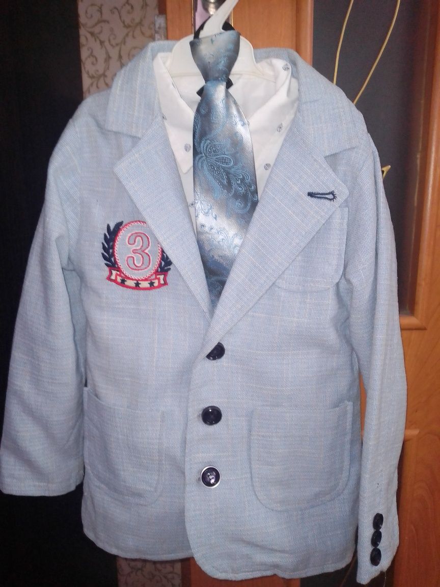 Пиджак , рубашка и галстук для первоклассника