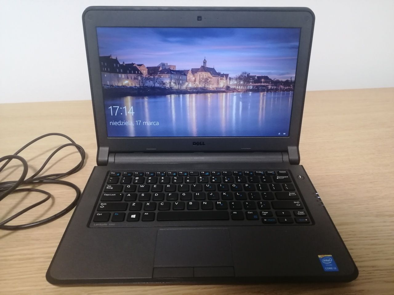 Laptop Dell Latitude 3350