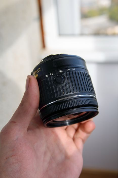 Обєктив Nikon 18-55mm f/3.5-5.6