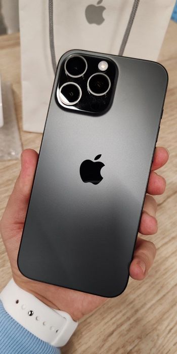 Iphone 16 Pro max 256 Gb black and natural titan