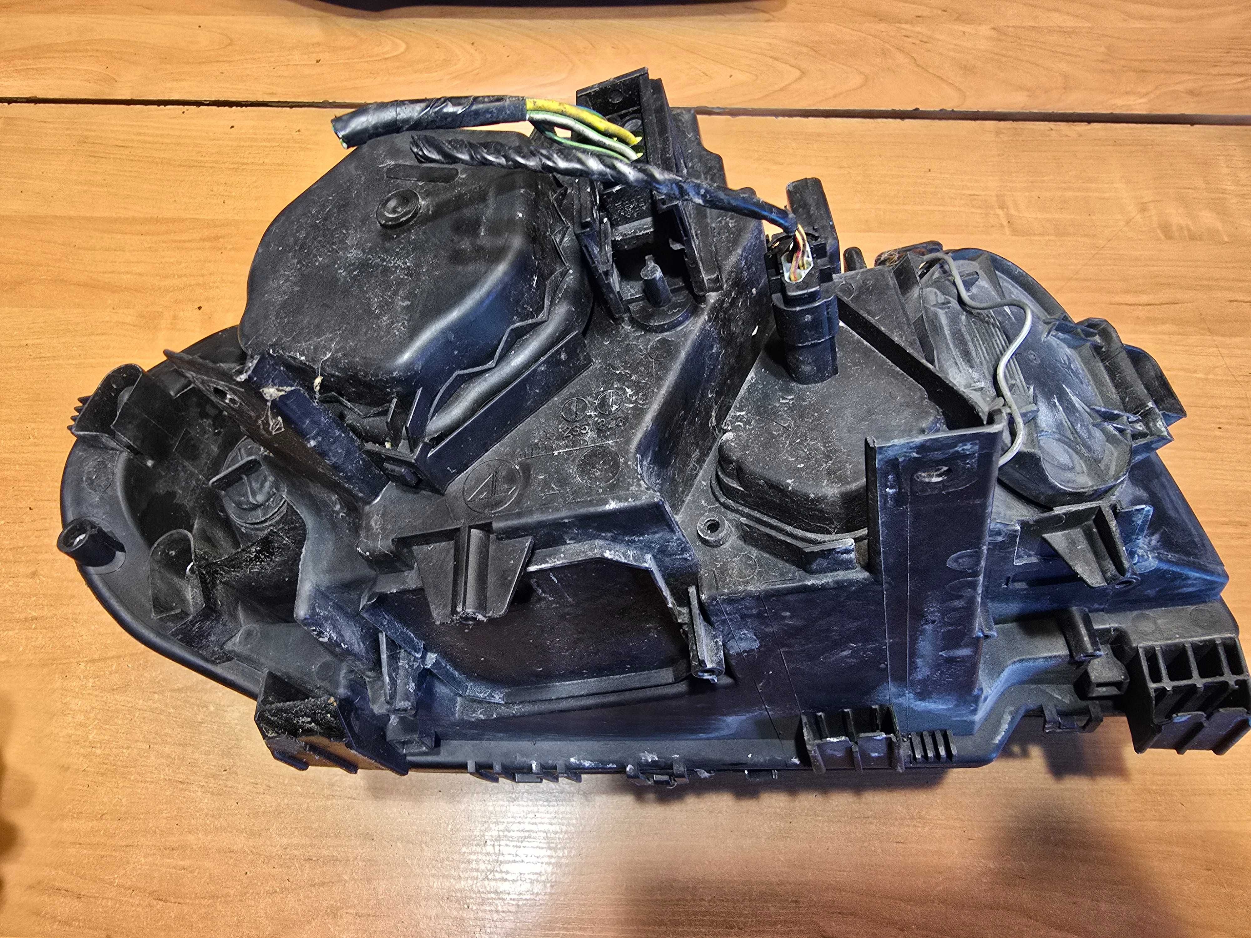 BMW X3 E83 Lampa Przód Lewa Prawa KOMPLET