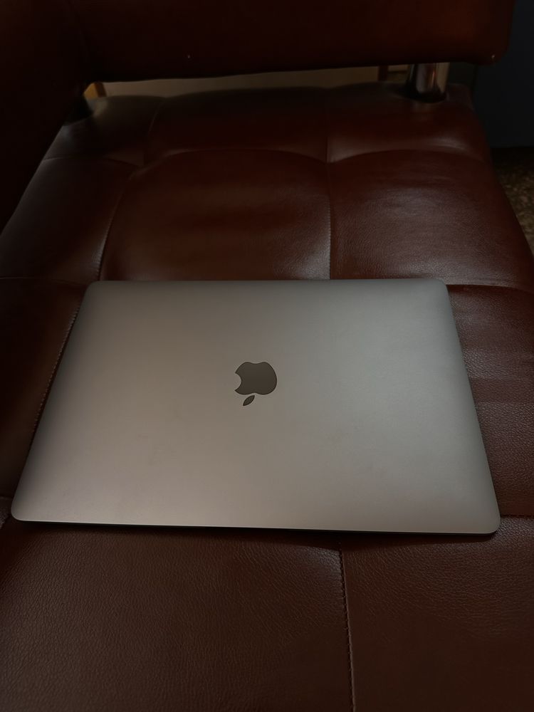 Продам MacBook Air 13