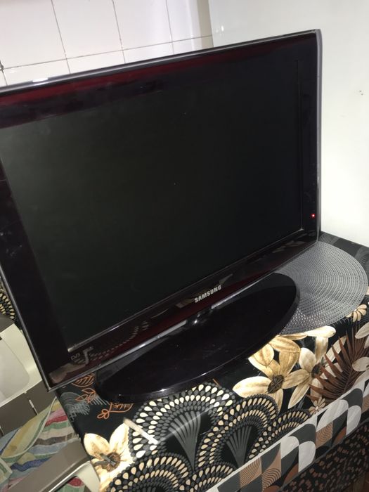 Tv samsung a funcionar so nao tem comando 26 polegadas