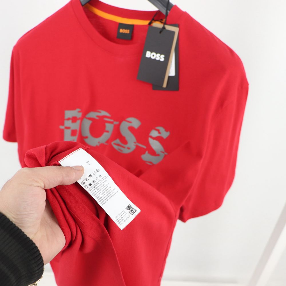 Чоловіча Футболка BOSS Red L / M в наявності