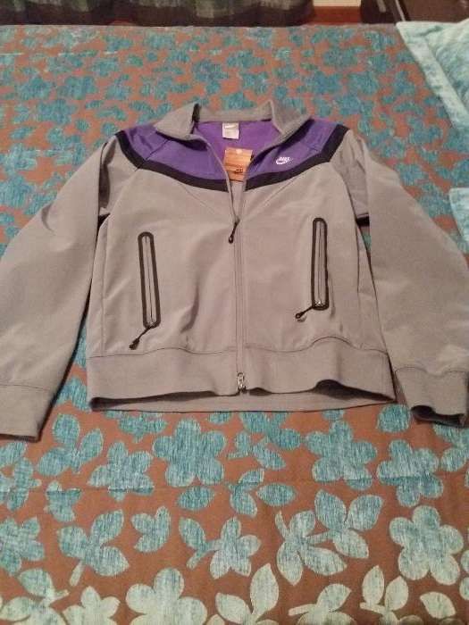 lote casaco e blusa nike