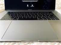 MacBook Pro 2018 15" i7 512GB SSD 16G RAM