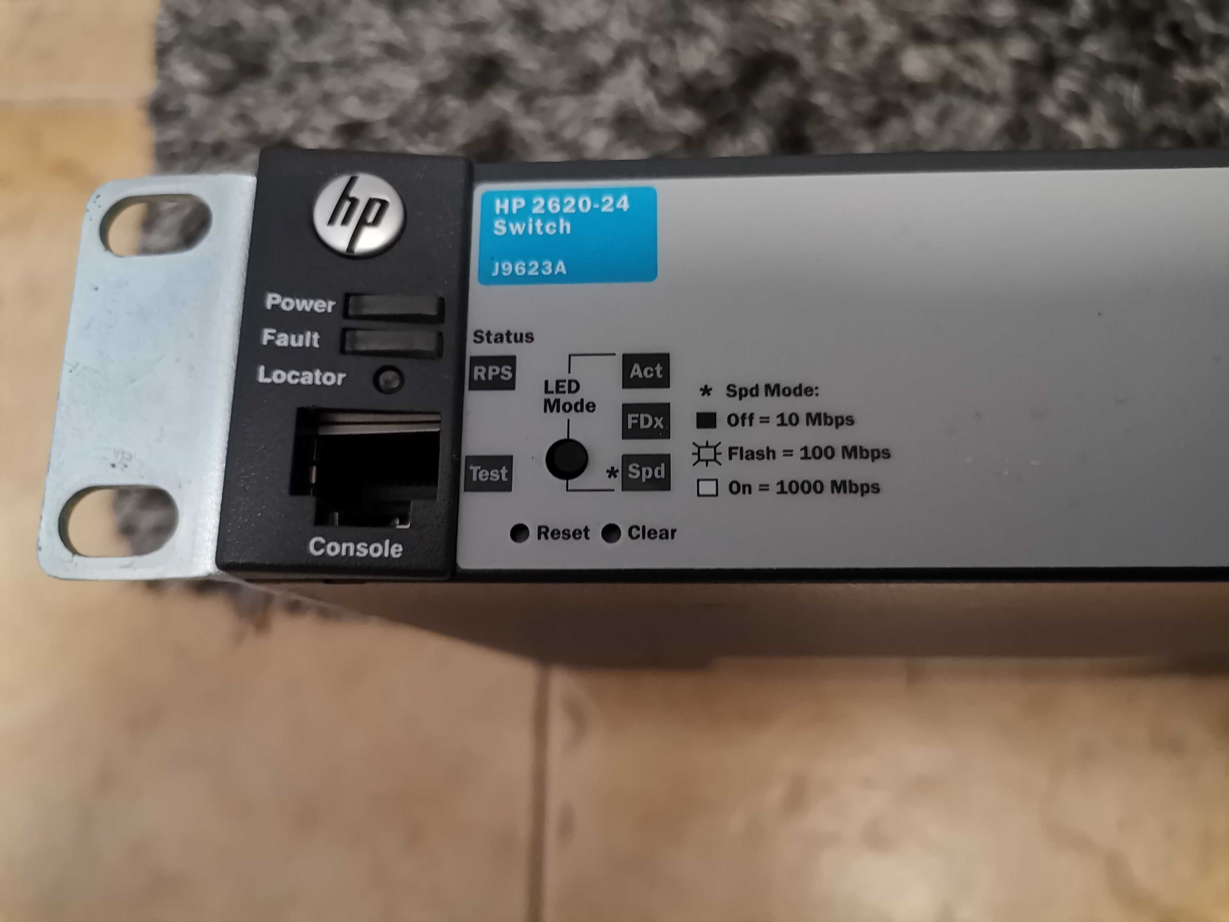 Switch HP 2620-24 (J9623A) equipado com Porta de Fibra