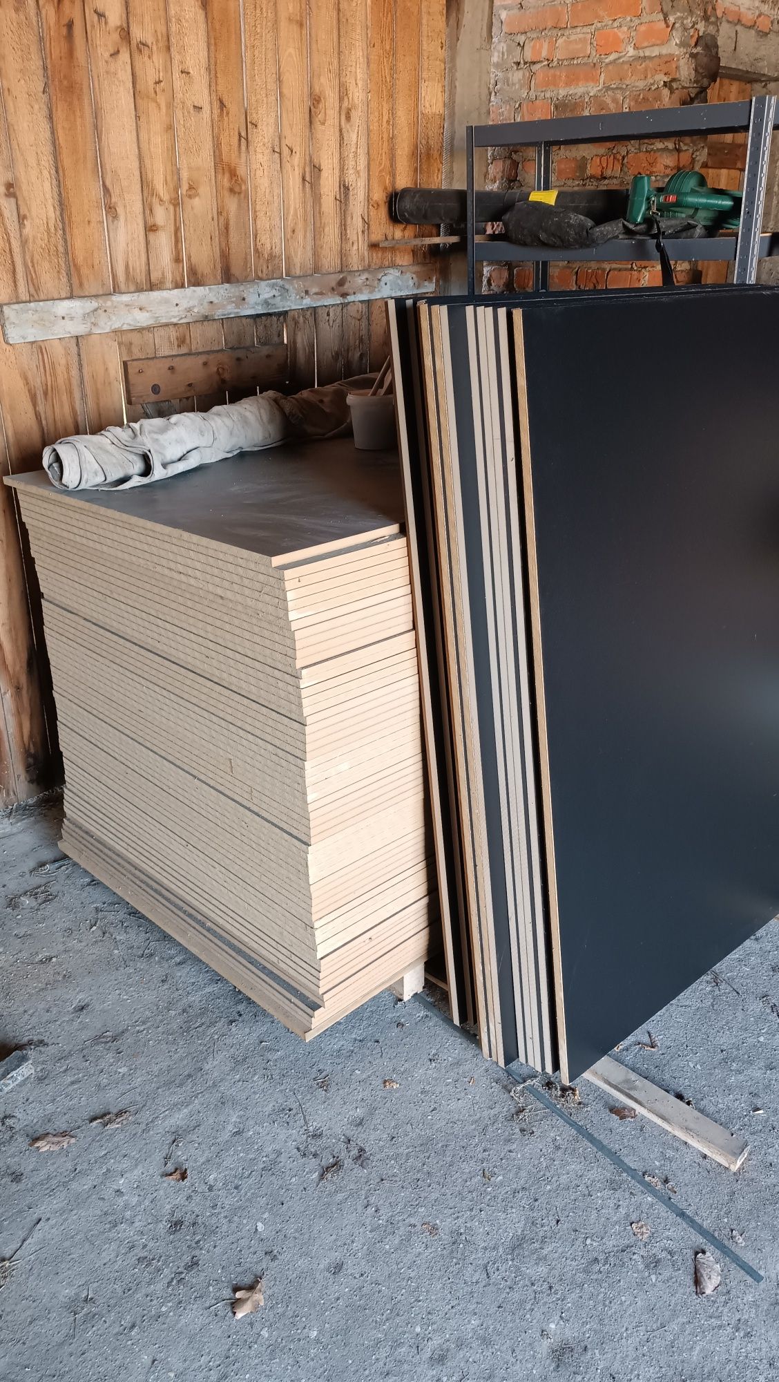 Płyta MDF 16mm czarna laminowana obustronnie w formatach 1040x1380