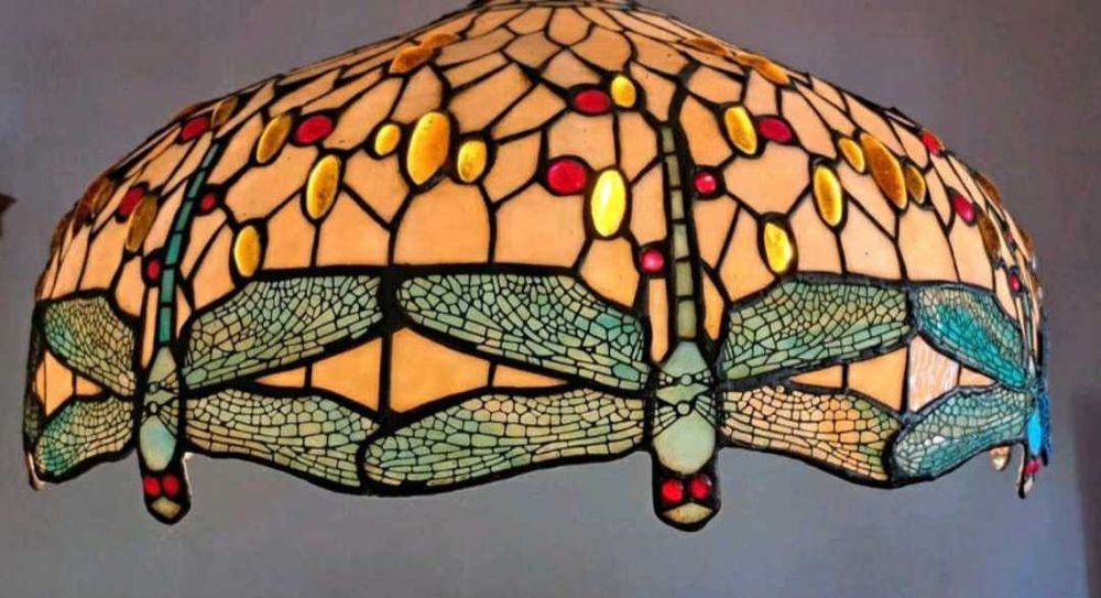 Lampa Tiffany stojaca - podlogowa – mosiezna noga, ręcznie zdobiona.