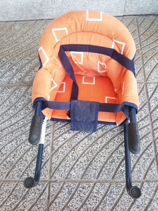 Cadeira de bebé mesa