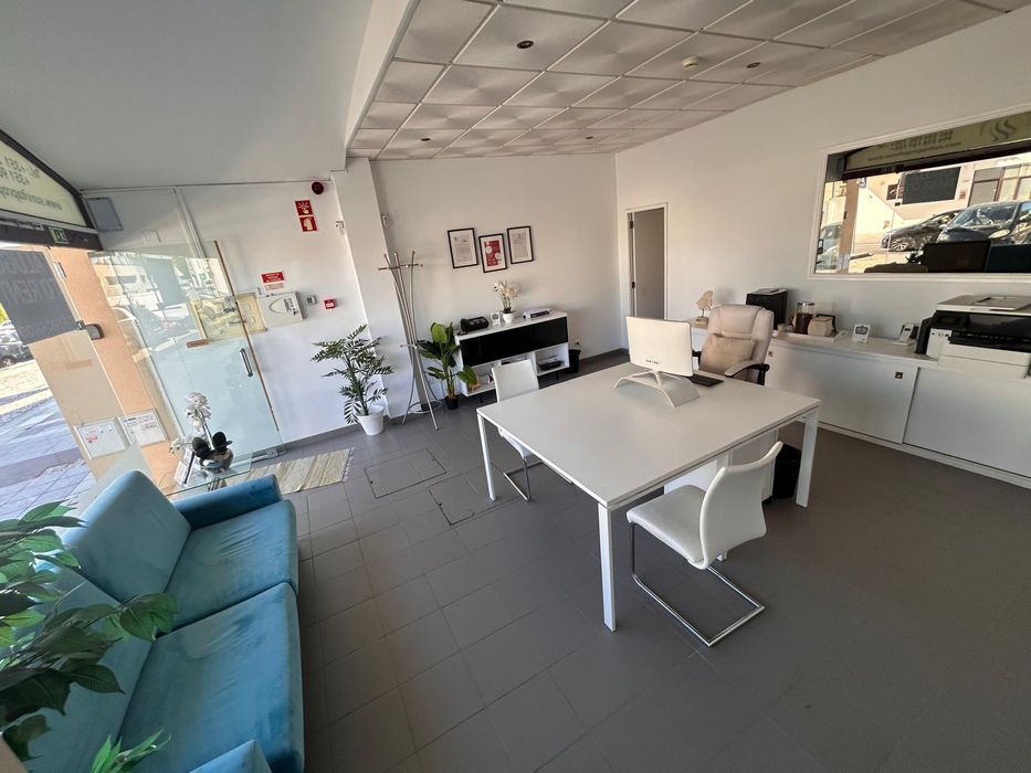 Alugo loja comercial em Albufeira