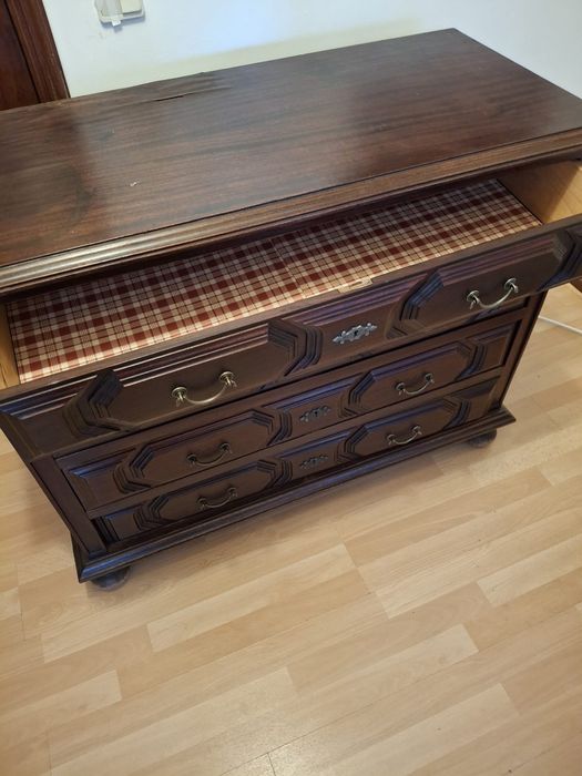 Cómoda Madeira 4 Gavetas