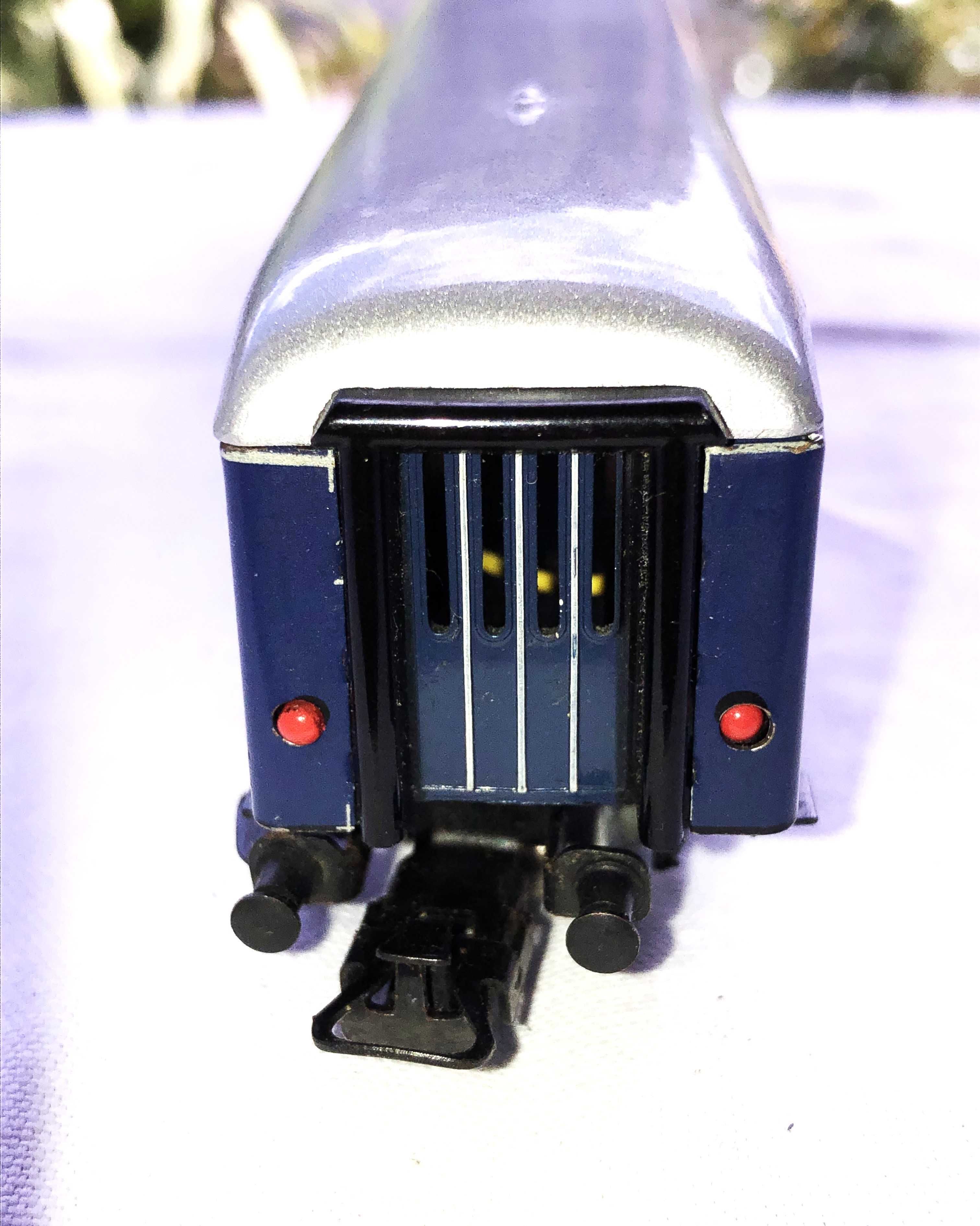 MARKLIN 4027 com iluminação dupla
