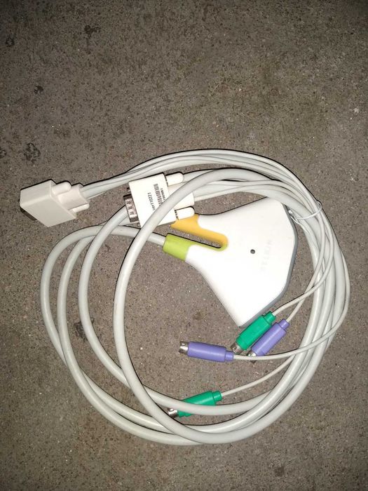 Caixa de cabos diversos de audio / video