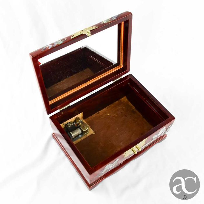 Caixa de música / guarda-joias em madeira com embutidos em madrepérola