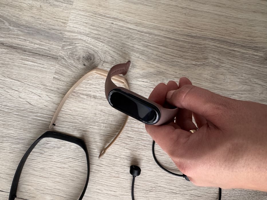 Mi Band + opaski + ładowarka