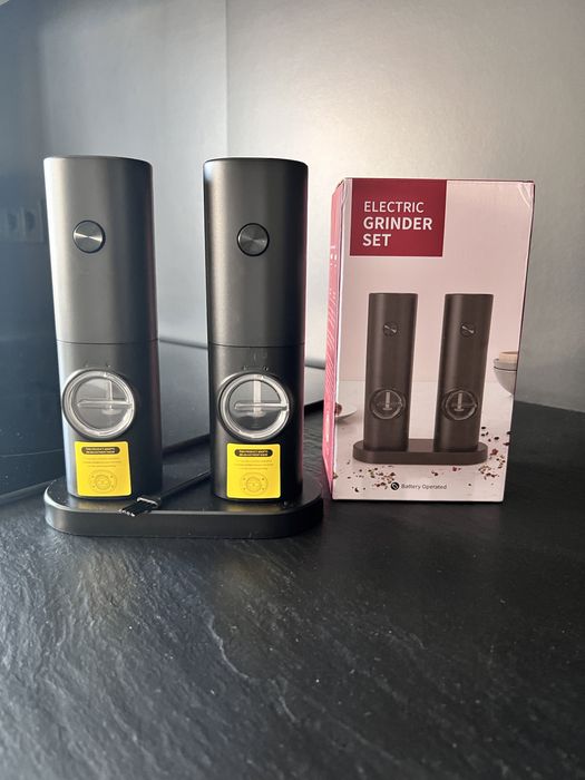 Млинок для солі та перцю електричний на батарейках з підсвіткою