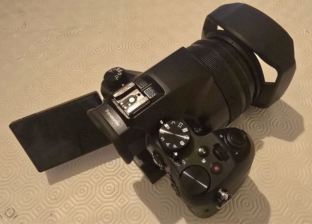 Panasonic Lumix FZ2000