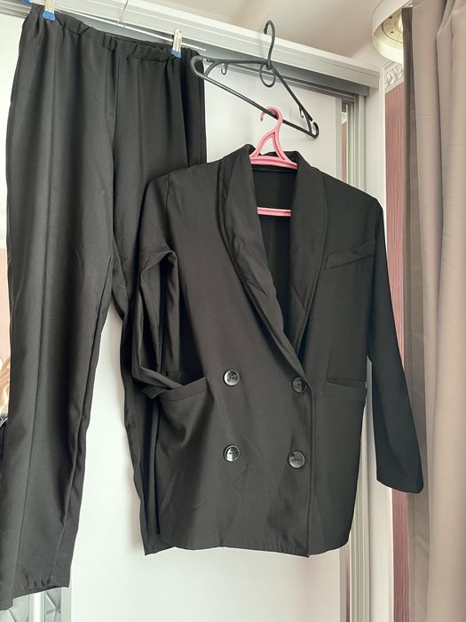 Костюм класичний жіночий