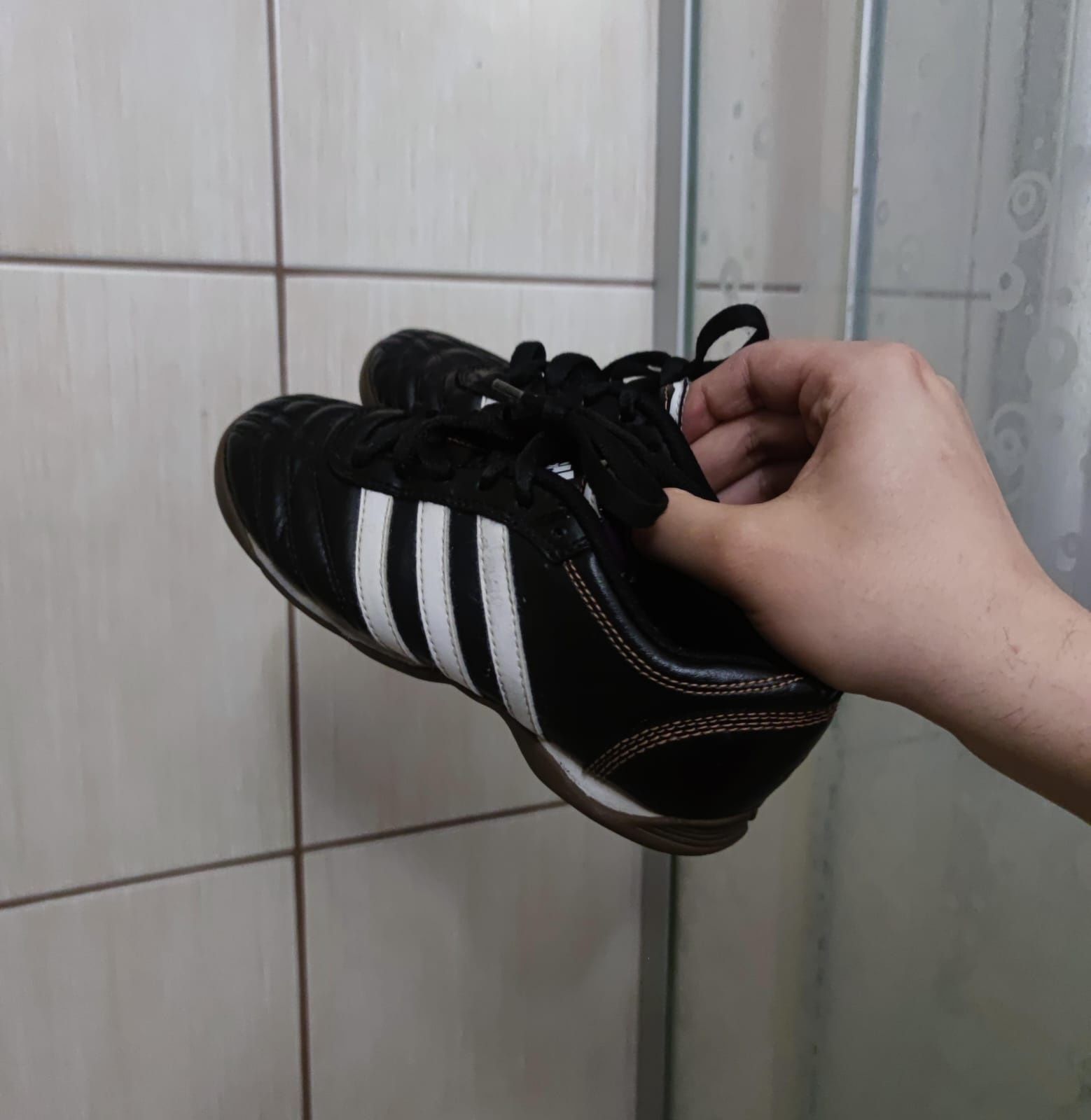 buty sportowe 32 piłkarskie dziecięce halówki Adidas tiempo ciemne cza