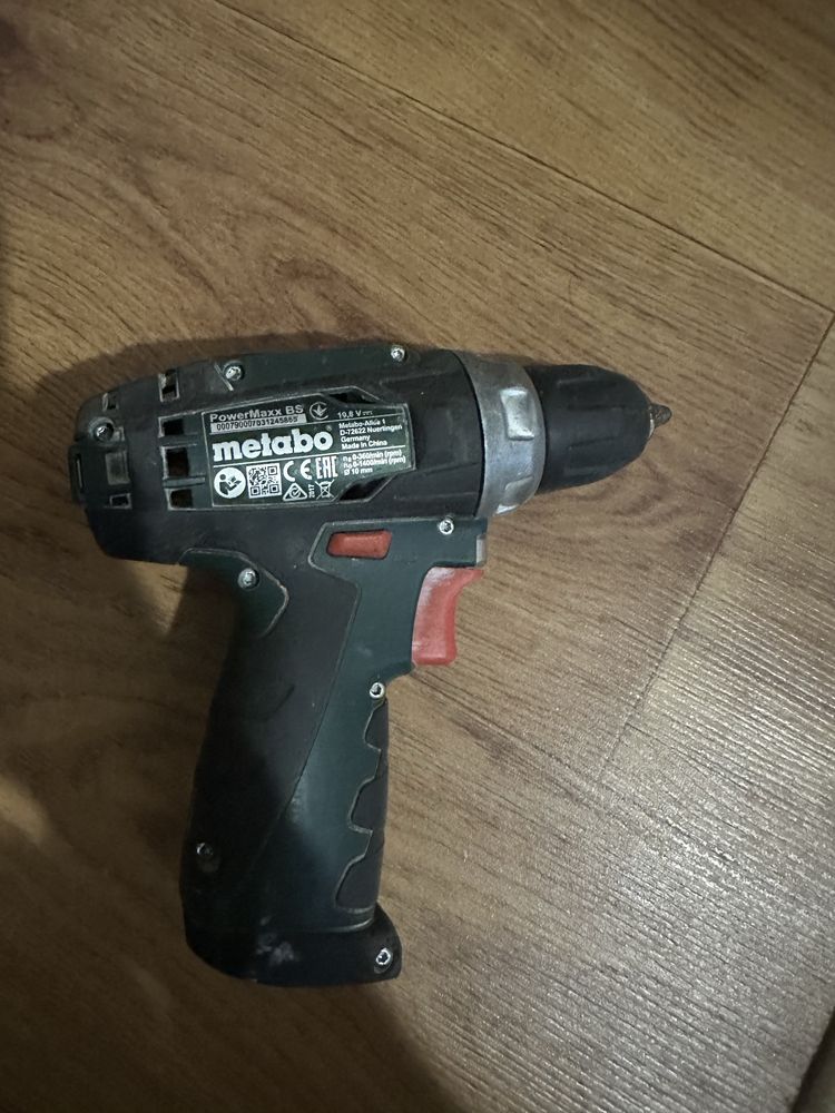 Шуруповерт Metabo