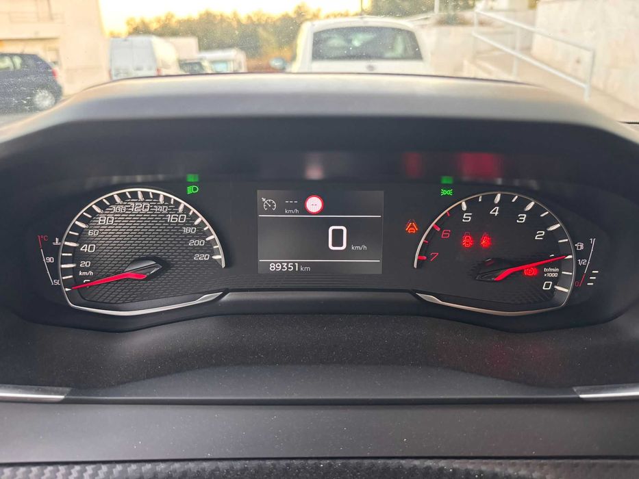 Peugeot 208 gasolina