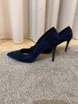 Stilettos em camurça azul, tamanho 38, Samelli