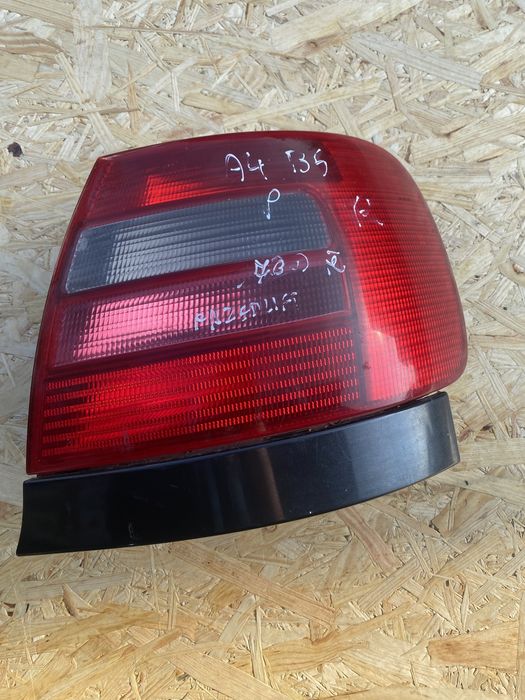 Audi A4 B5 Sedan Przed Lift Lampa Prawa Tylna Prawy Tył