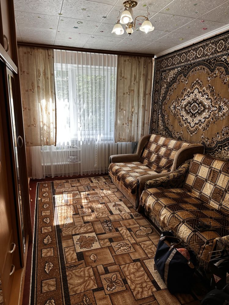 Здається кімната в гуртожитку