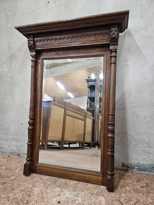 Ładne stare lustro eklektyczne w dębowej ramie