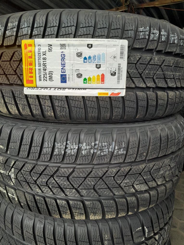 Komplet nowe koła zimowe mercedes cklasa w206 225/45r18 MO