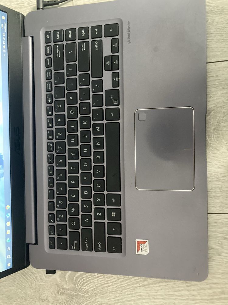 laptop asus rodeon w dobtym stanie