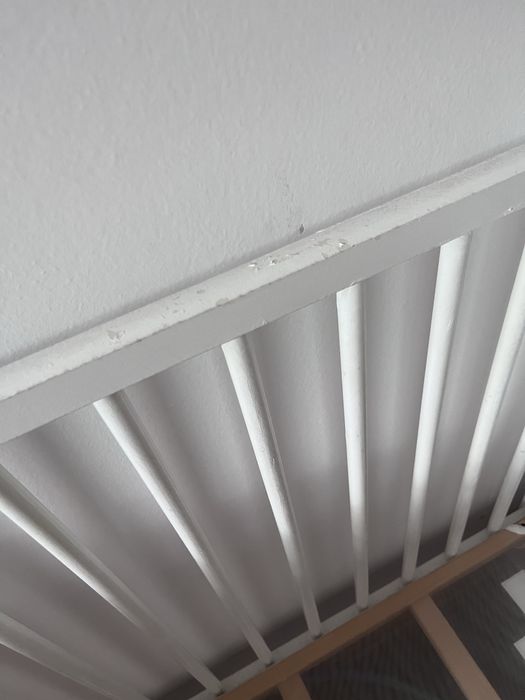 Łóżeczko niemowlęce drewniane białe z materacem