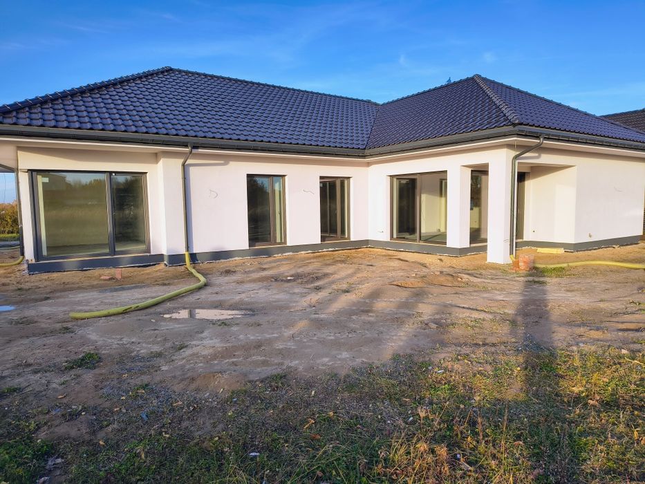 Elewacje Docieplenia Ocieplenia Adaptacja Poddaszy Wykończenia Wnętrz