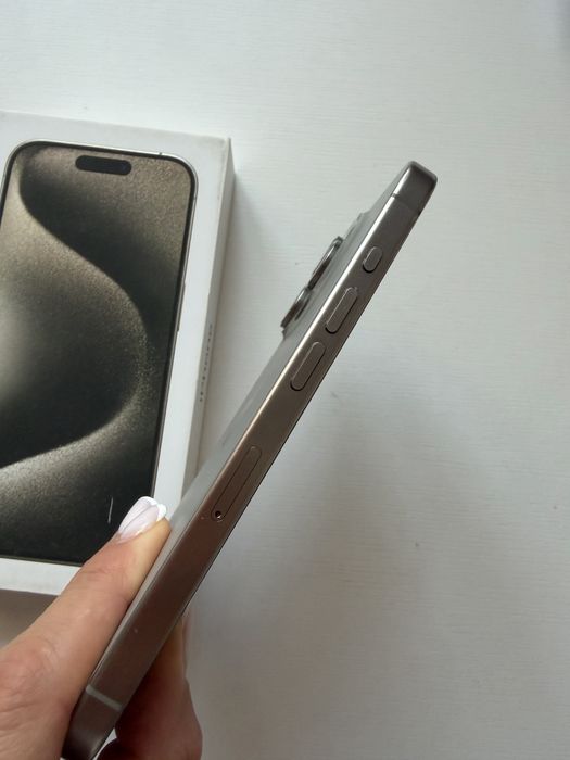 Продам iPhone 15 Pro Max Natural Titanium 256GB