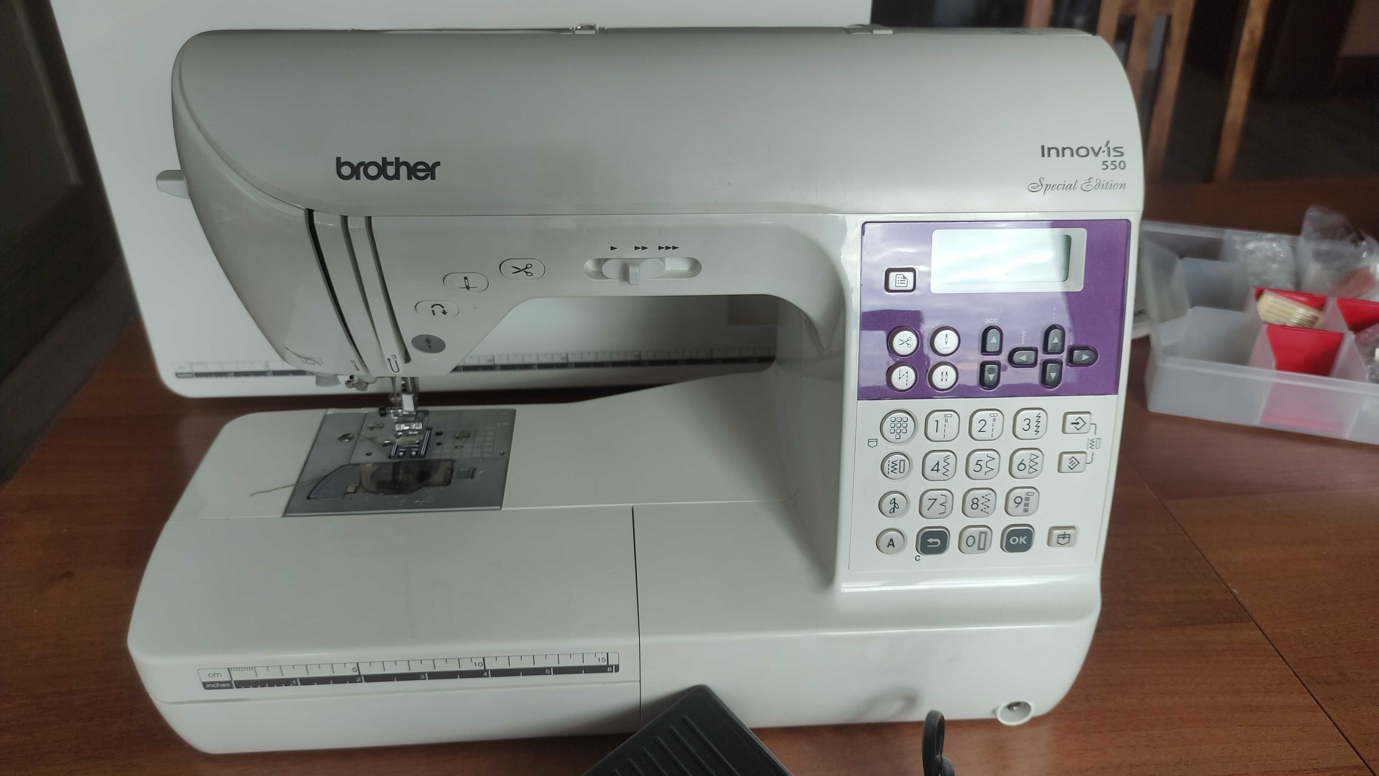 Brother Innov-is 550, комп'ютерна швейна машинка