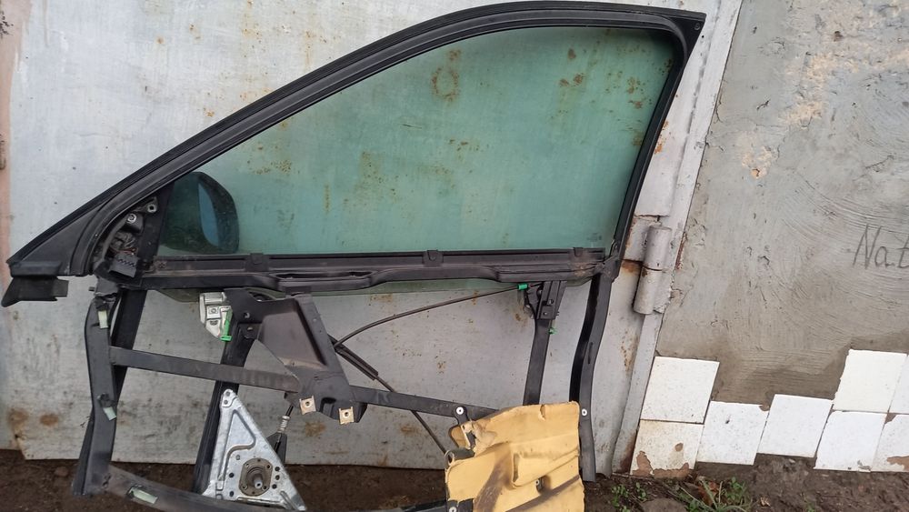 Audi 100 с4 двері передні праві